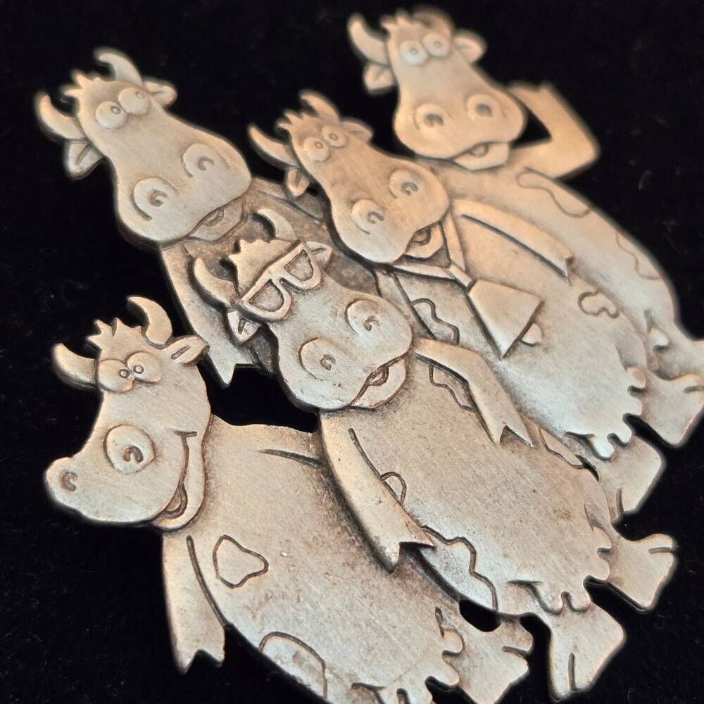 Signed JJ 1988 5 Laughing Cows Pin Brooch Pewter - Picture 4 of 5